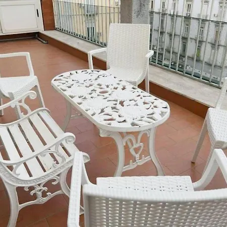 Napoleon In Principe Umberto Square Napoli